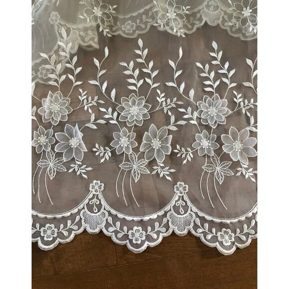 American Vintage tulle skirt embroidered 3D flowers scalloped hem size medium - Picture 8 of 12